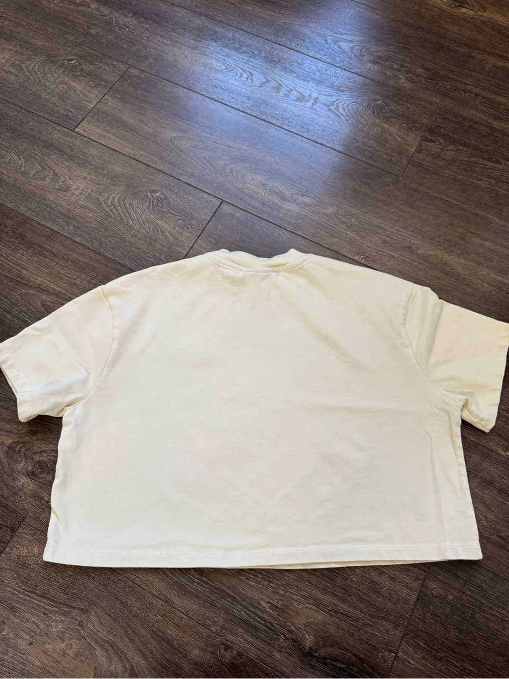 Nike Women’s Oversized Cropped T-Shirt Cream Pale Yellow Large